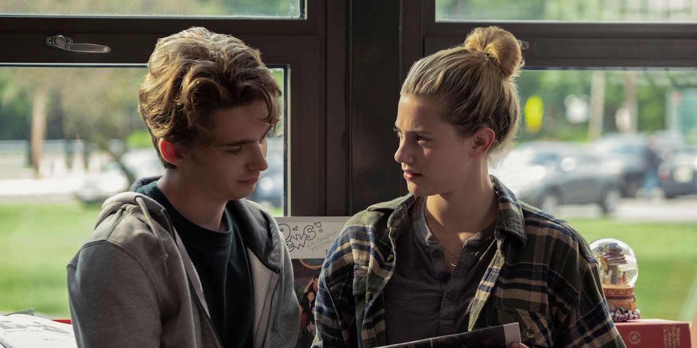 Austin Abrams and Lili Reinhart in Chemical Hearts