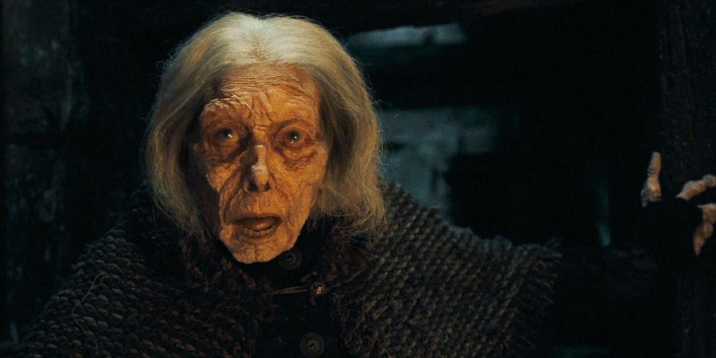 Bathilda Baggshot looks haggard in Harry Potter