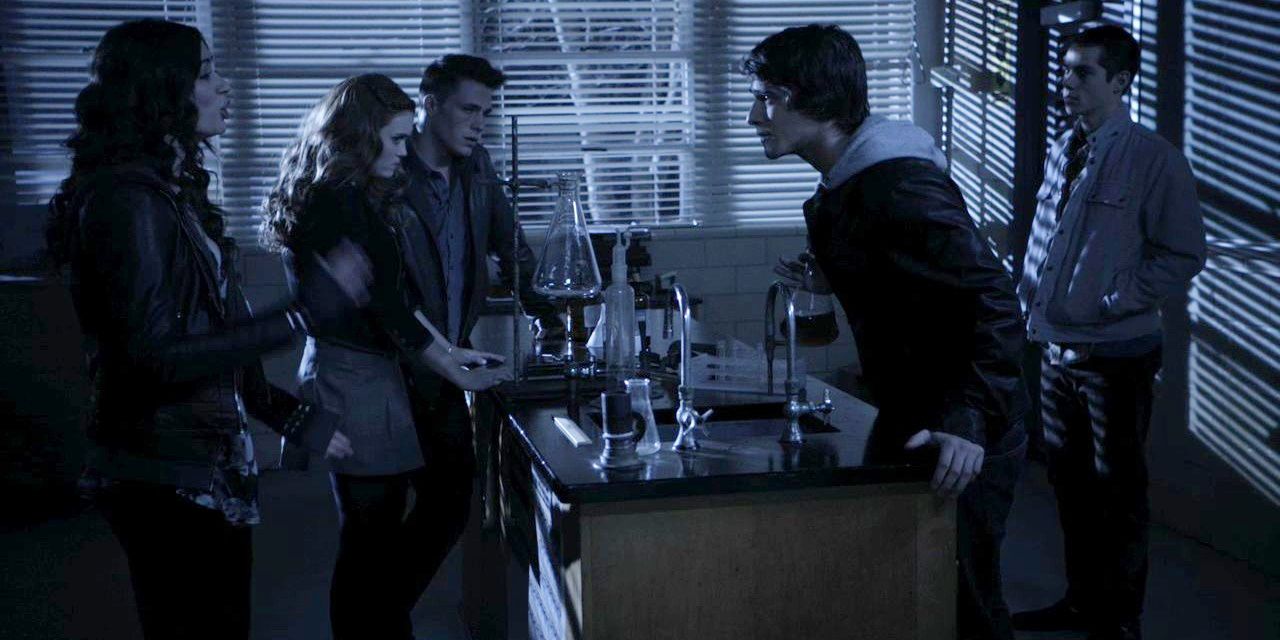 Jackson, Lydia, Stiles, Scott and Allison stand in a chemistry lab in Teen Wolf