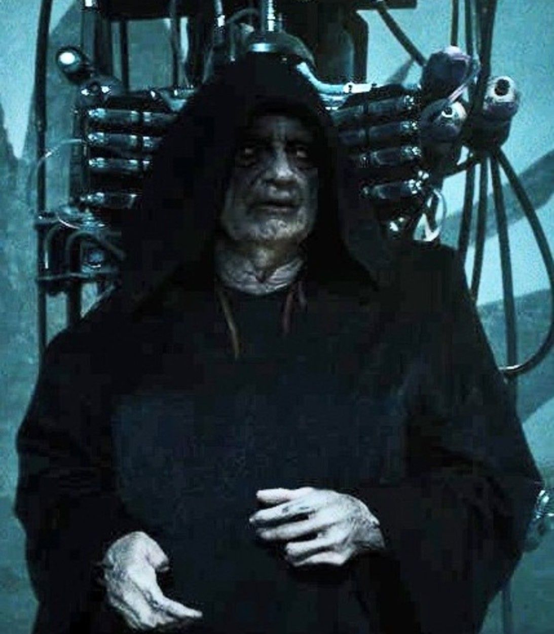 Palpatine in Star Wars The Rise of Skywalker image pic vertical