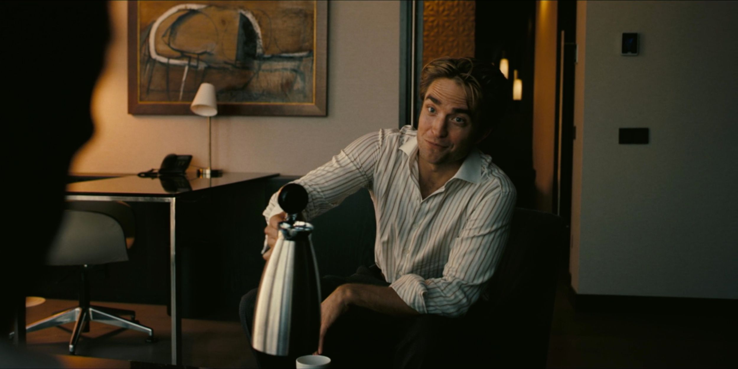 Robert Pattinson in Tenet trailer