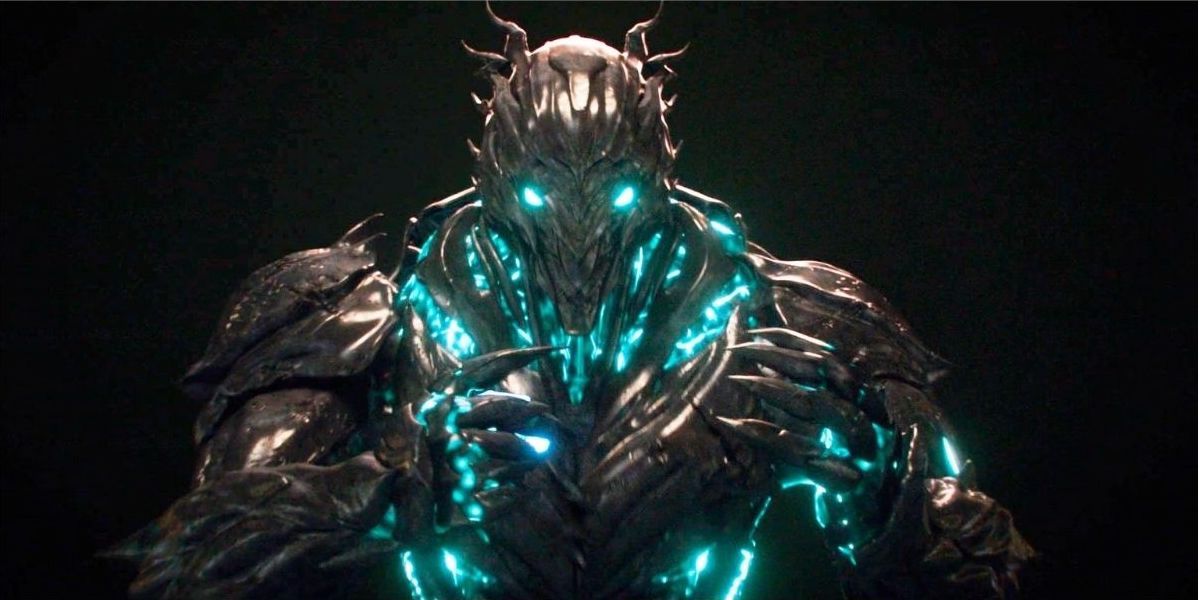 A glowing armored Savitar standing in Flash