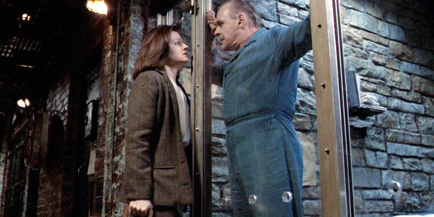Clarice talks to Hannibal in his jail cell in The Silence Of The Lambs