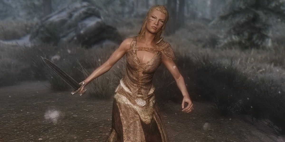 A bandit brandishing a blade in Skyrim