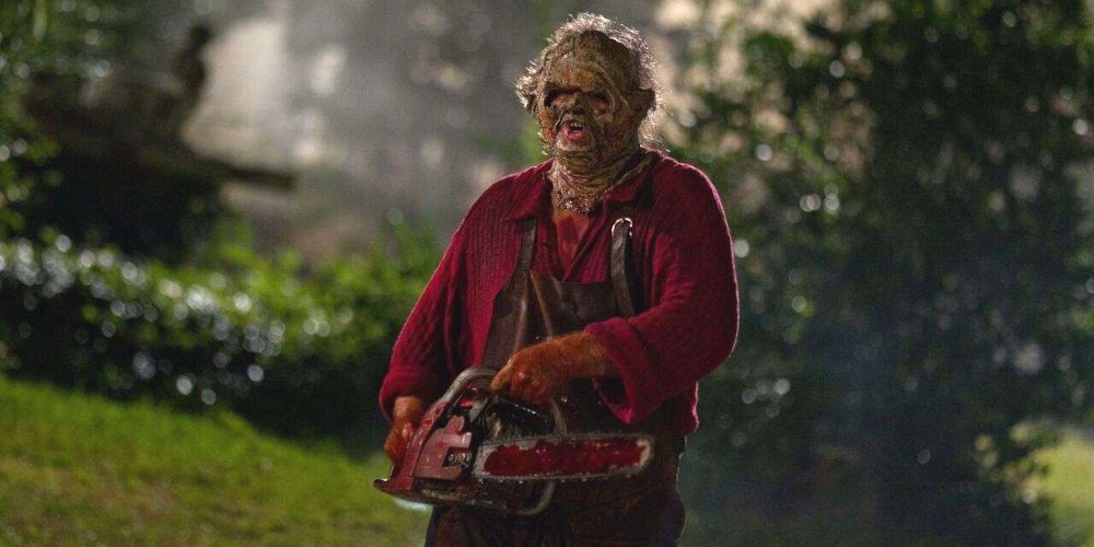 Leatherface wielding a chainsaw in Texas Chainsaw 3D