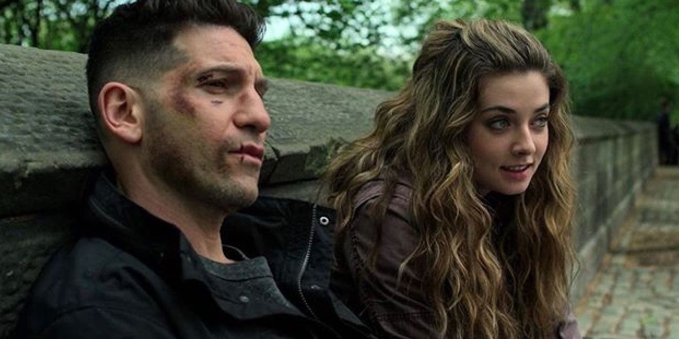 Frank and Amy sit outside on The Punisher