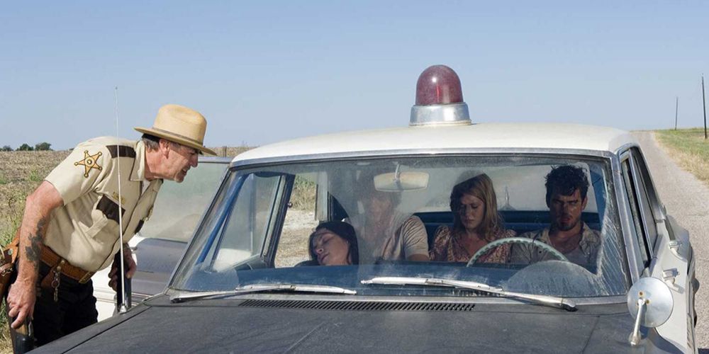 The kids getting pulled over in The Texas Chainsaw Massacre: The Beginning 