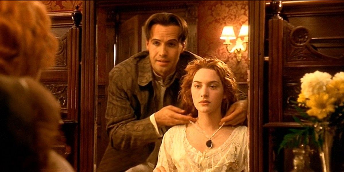 Cal gives Rose the heart of the ocean necklace in Titanic