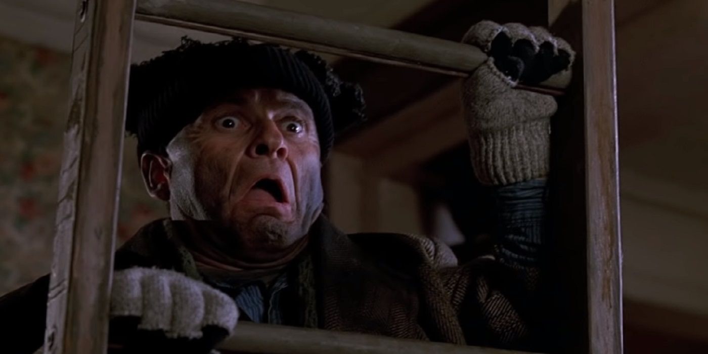 Harry Lyme falling off the ladder in Home Alone 2: Lost In New York