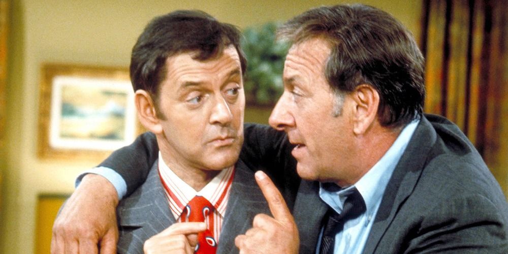 Felix and oscar close together in The Odd Couple