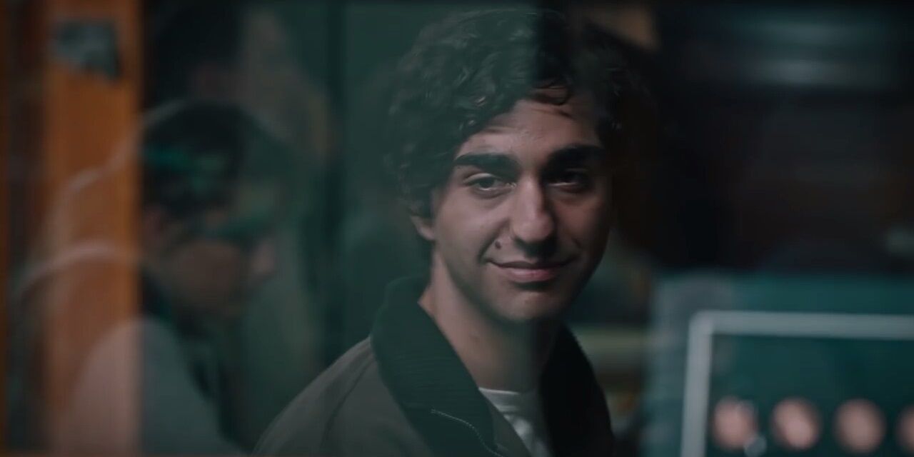 Alex Wolff as Peter smiling in Hereditary