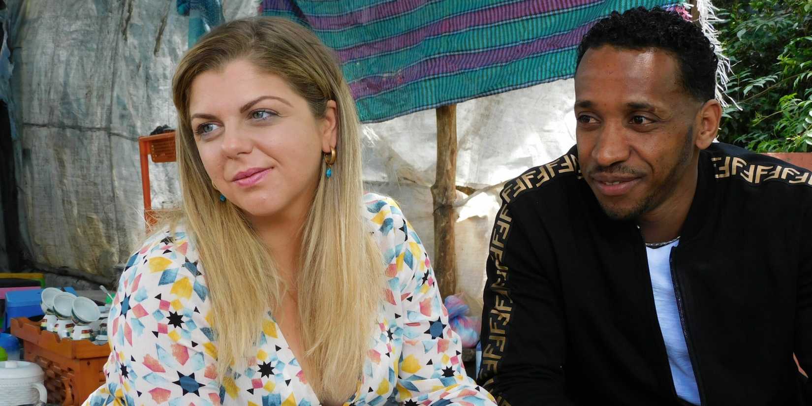 Ariela Weinberg and Biniyam Shibre from 90 Day Fiance sitting at tea stall smiling at her mom