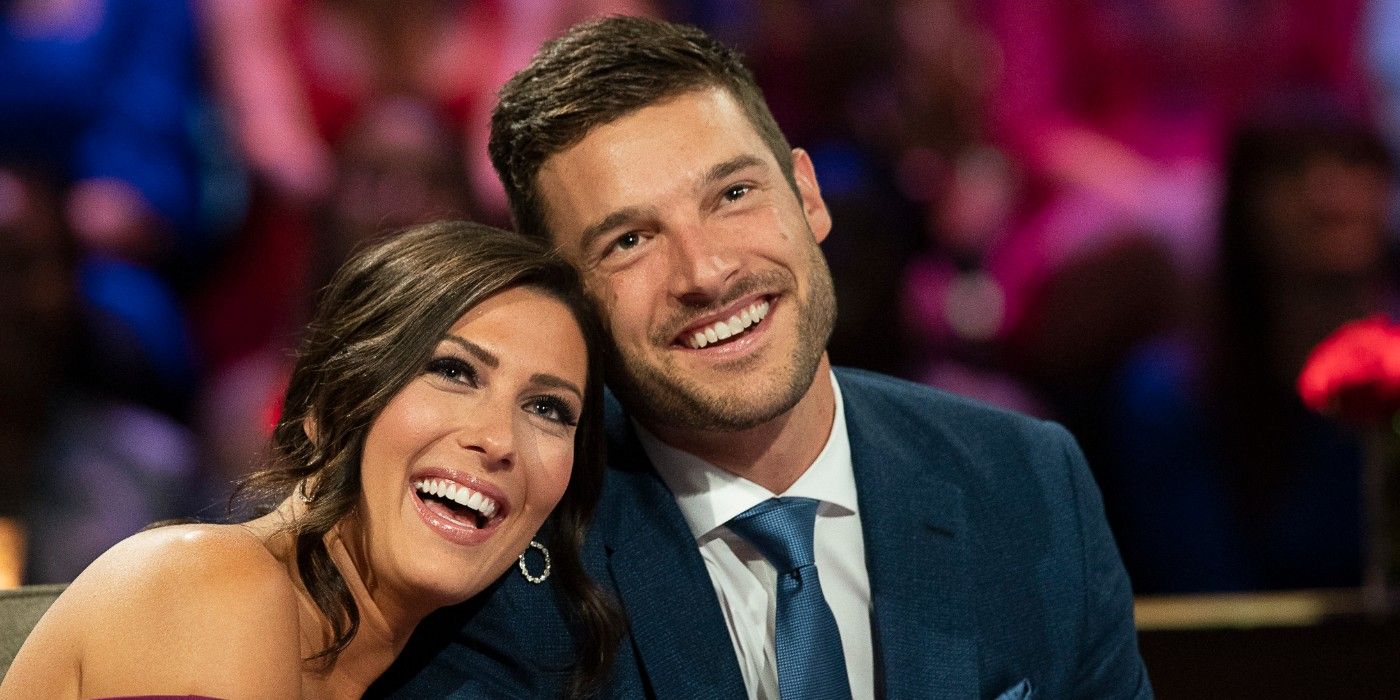 The Bachelorette Becca Kufrin Confirms Split From Fiancé Garrett Yrigoyen(02)