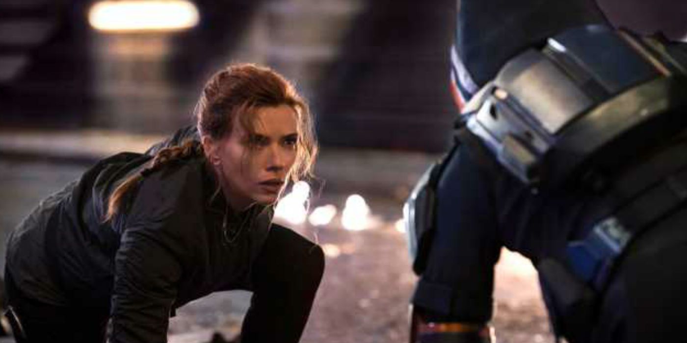 Scarlett Johansson fighting the villain Taskmaster in Black Widow trailer