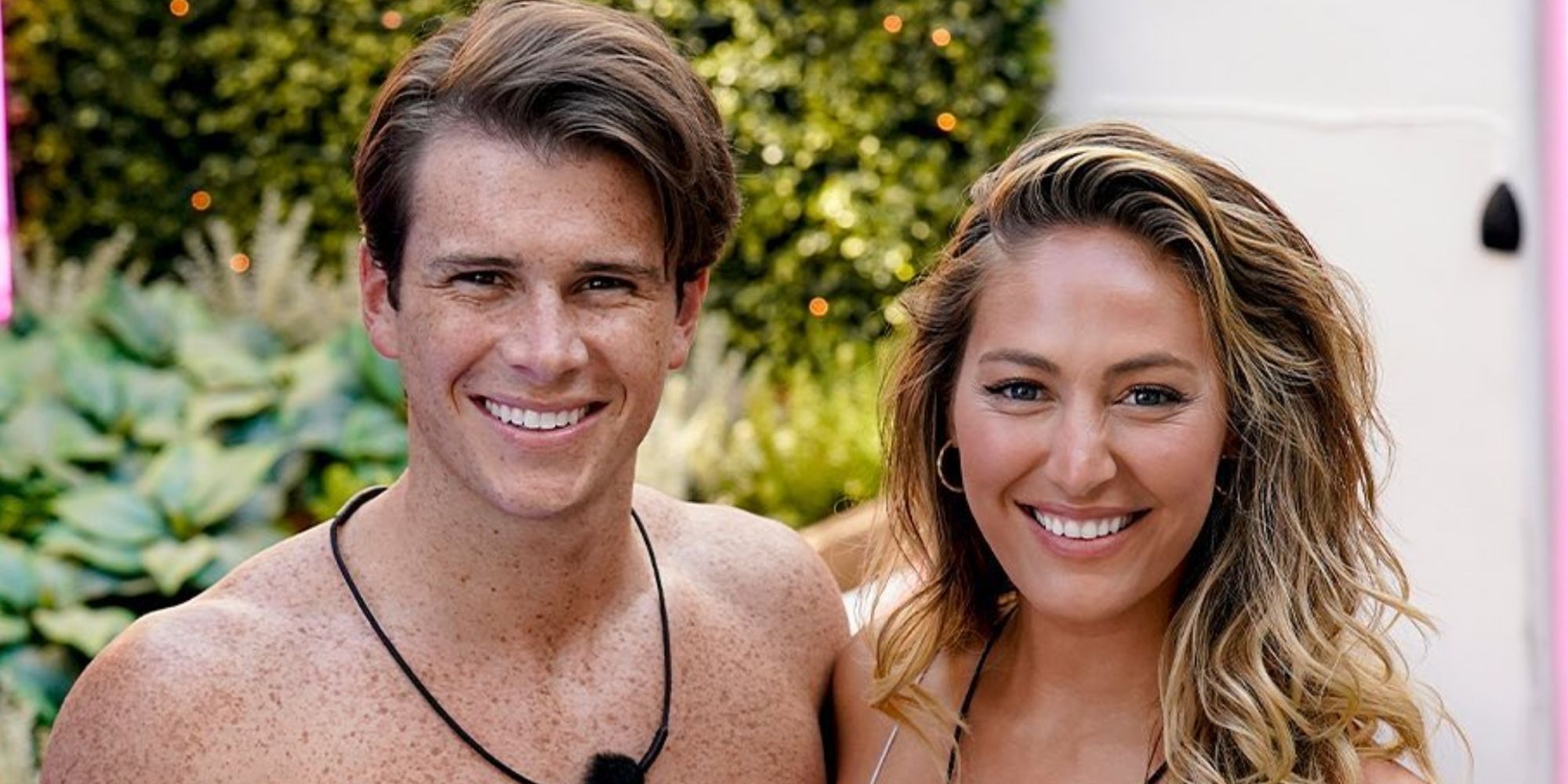 Calvin Cobb and Moira Tumas on Love Island USA season 2 smiling