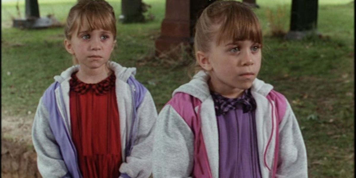 mary kate and ashley olsen in film double double toil and trouble