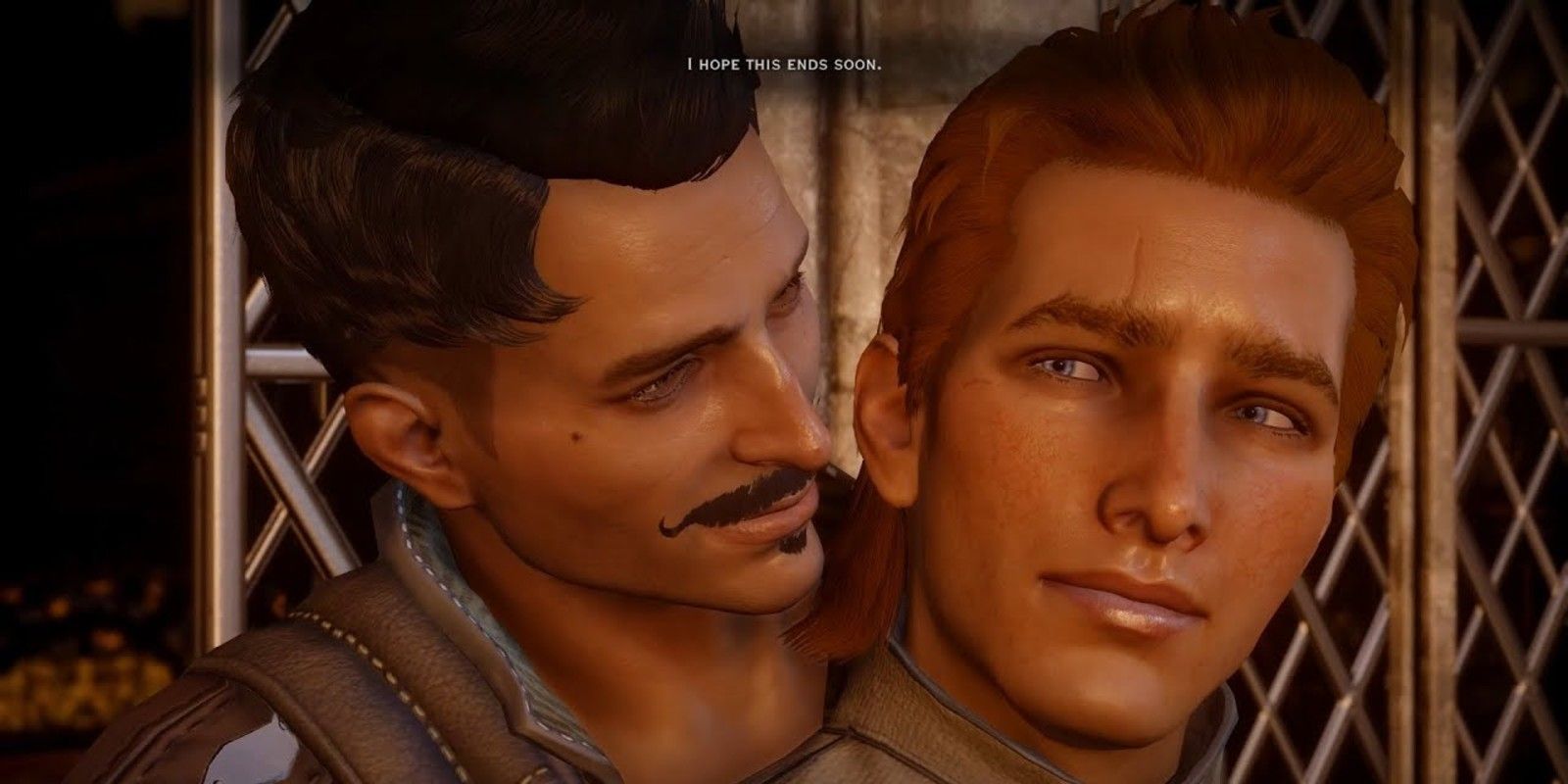 O Inquisidor namora e compartilha um momento com Dorian na varanda do Skyhold no final do jogo em Dragon Age: Inquisition