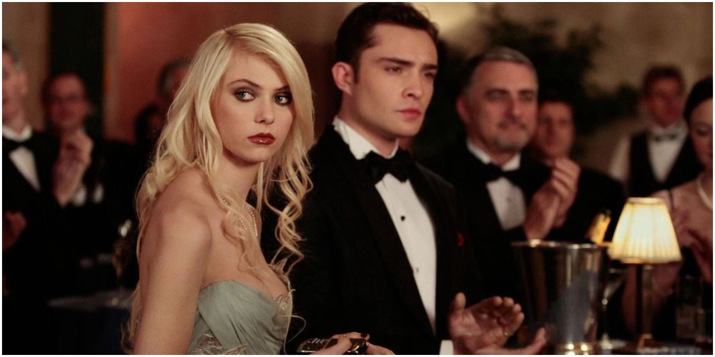 Jenny Humphrey and Chuck Bass at a party