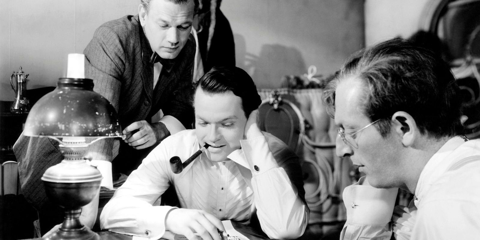 Kane working on a story in Citizen Kane
