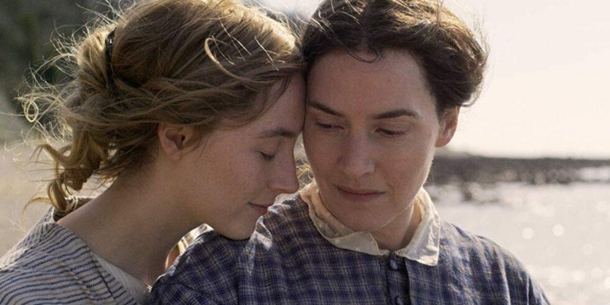 Kate Winslet and Saoirse Ronan in Ammonite