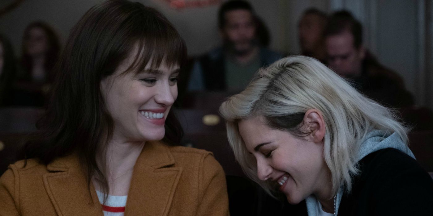 Mackenzie Davis and Kristen Stewart Together in Happiest Season