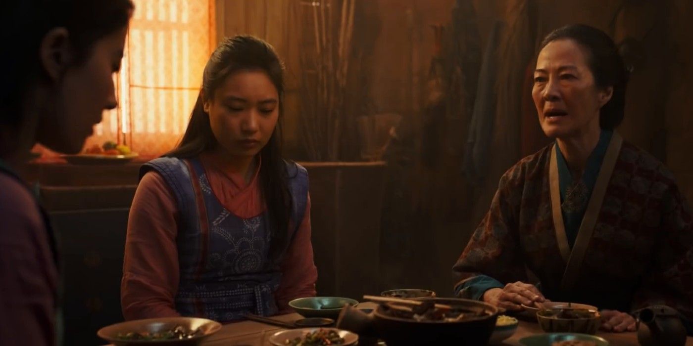 Scene of Mulan's family, including new sister, in Disney's 2020 movie