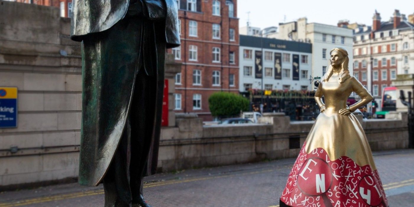 Netflix&rsquo;s Enola Holmes statue next to Sherlock