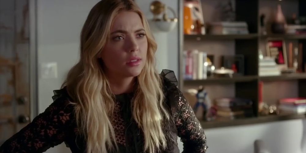 Hanna looking confused on Pretty Little Liars