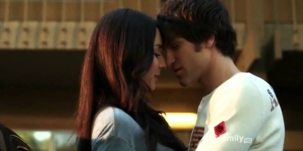 Spencer and Toby about to kiss on Pretty Little Liars