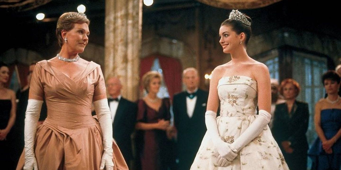 Feature image of Mia (Anne Hathaway) and Queen Clarisse (Julie Andrews) in the movie The Princess Diaries.