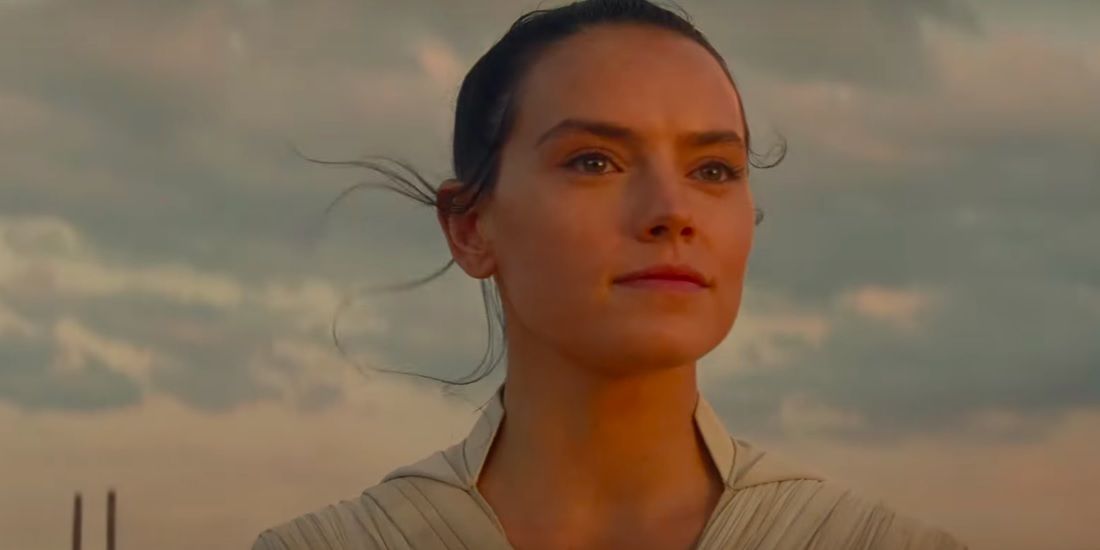 Rey Skywalker looks out and sees Leia and Luke on Tatooine in Star Wars The Rise of Skywalker