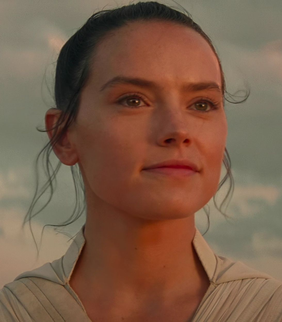 Rey in The Rise of Skywalker Ending Vertical