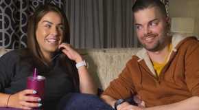 Tim Malcolm Veronica Rodriquez: TLC: 90 Day Fiancé sitting on a couch laughing during Pillow Talk