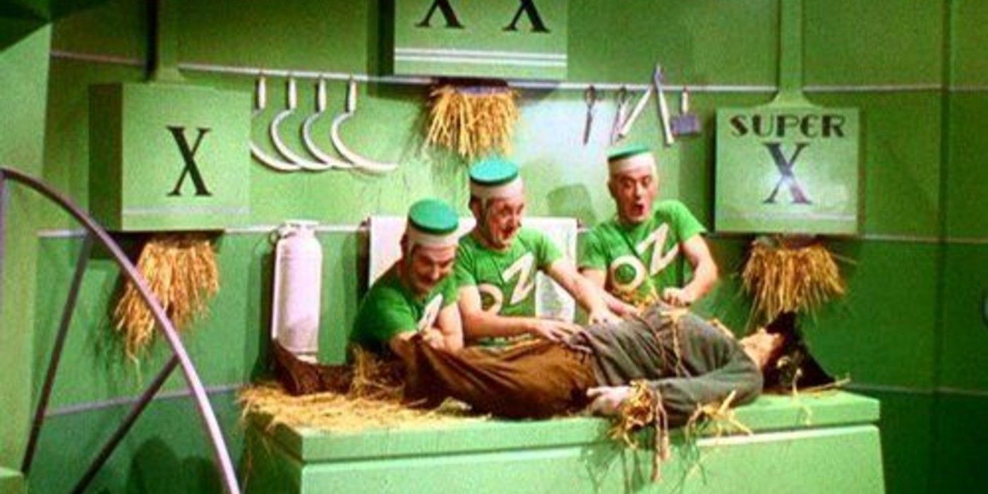 The Wizard Of Oz: 10 Parts Of The Emerald City You Never Noticed
