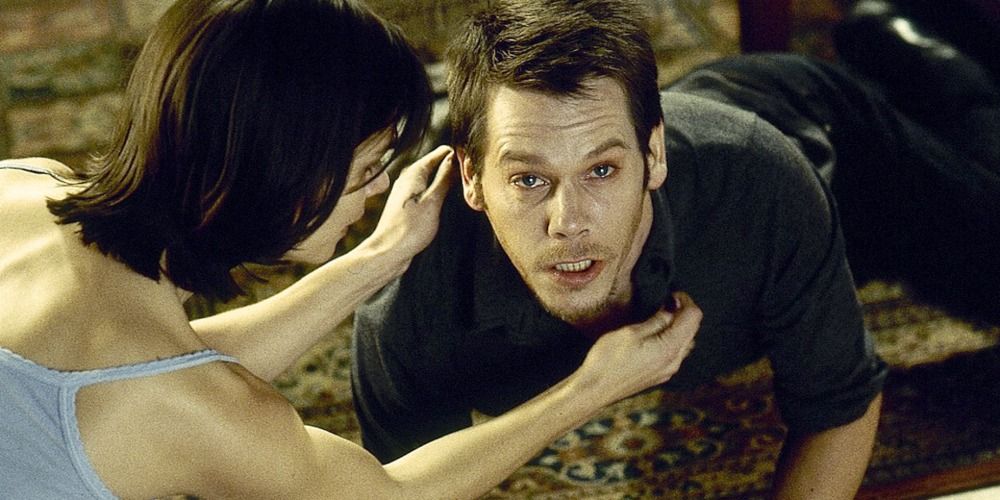 Kevin Bacon looking startled in Stir of Echoes