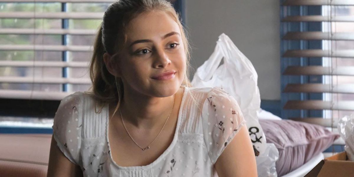 Josephine Langford as Tessa in After film