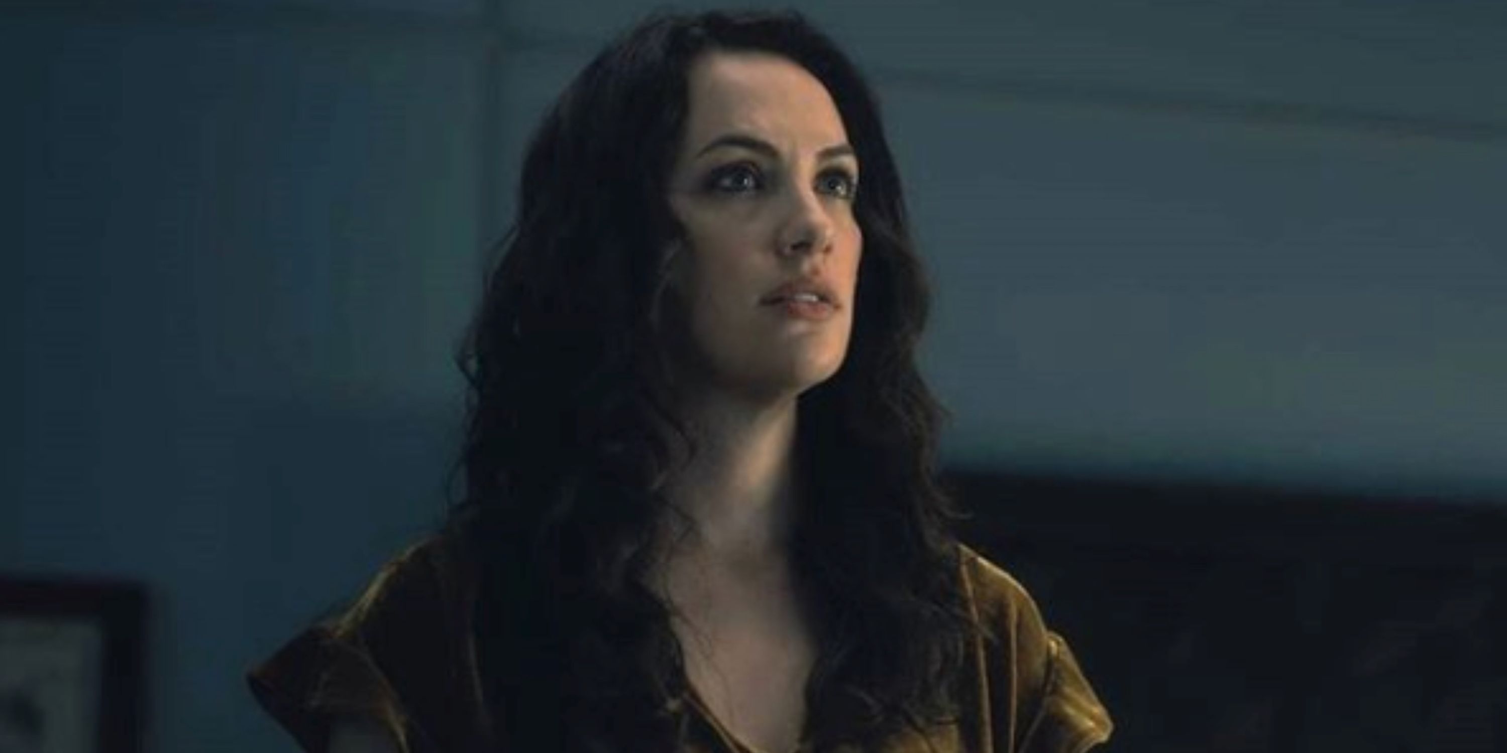 Kate Siegel em imagem da série A Maldição da Residência Hill