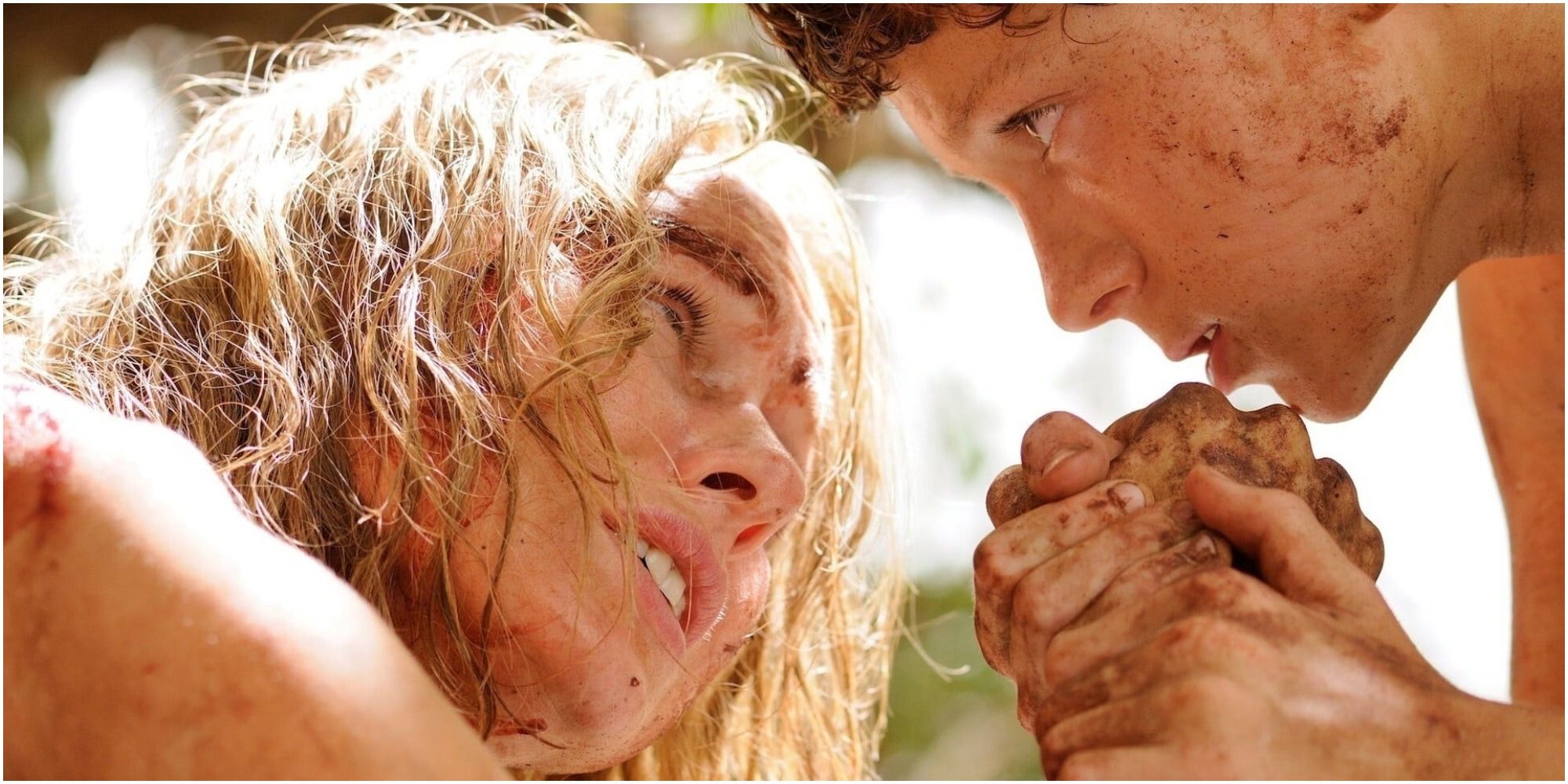 Naomi Watts as Maria Bennett and Tom Holland as Lucas Bennett in The Impossible