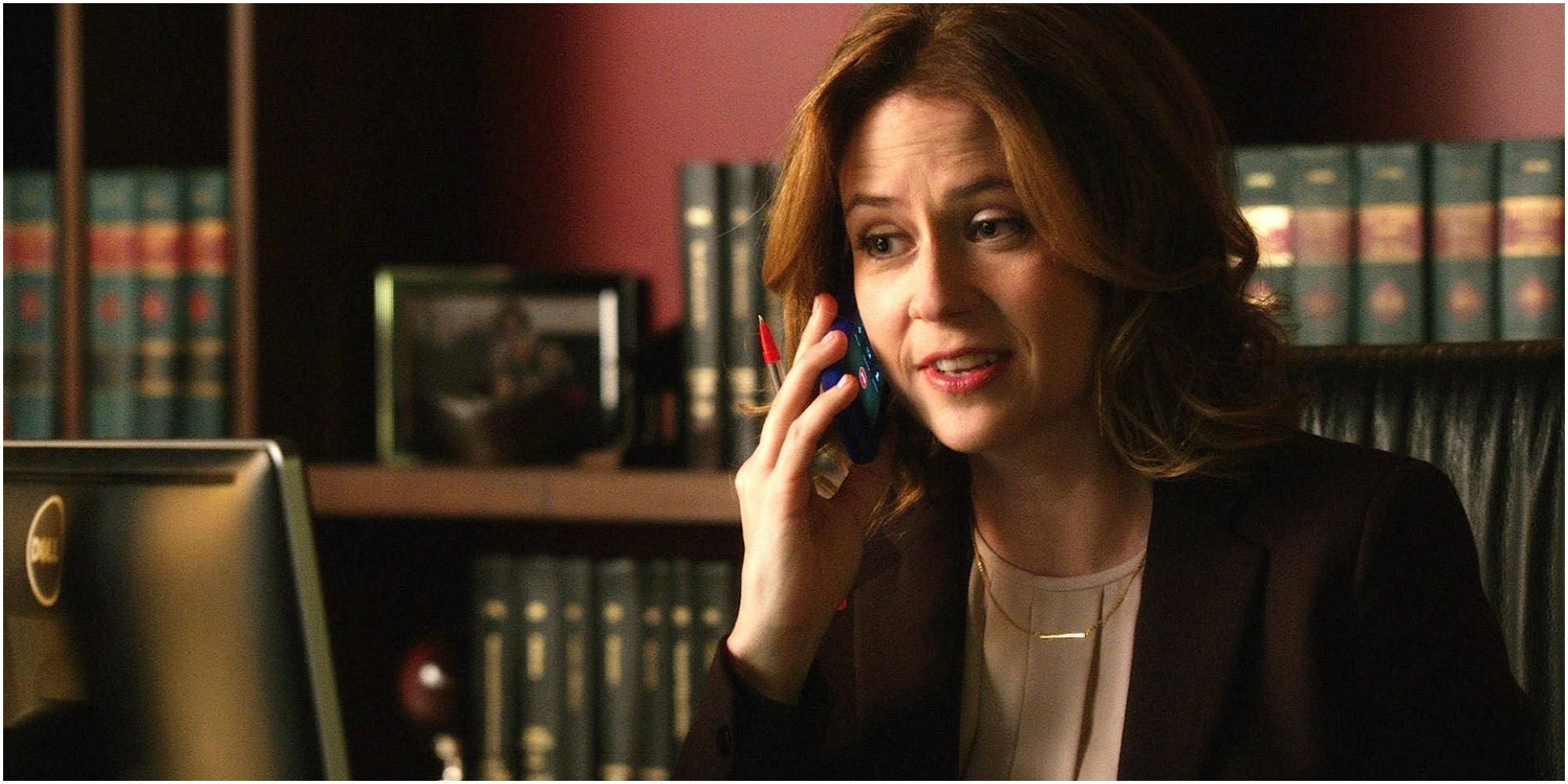 Jenna Fischer as Jennifer Lambert in the police series The Mysteries of Laura