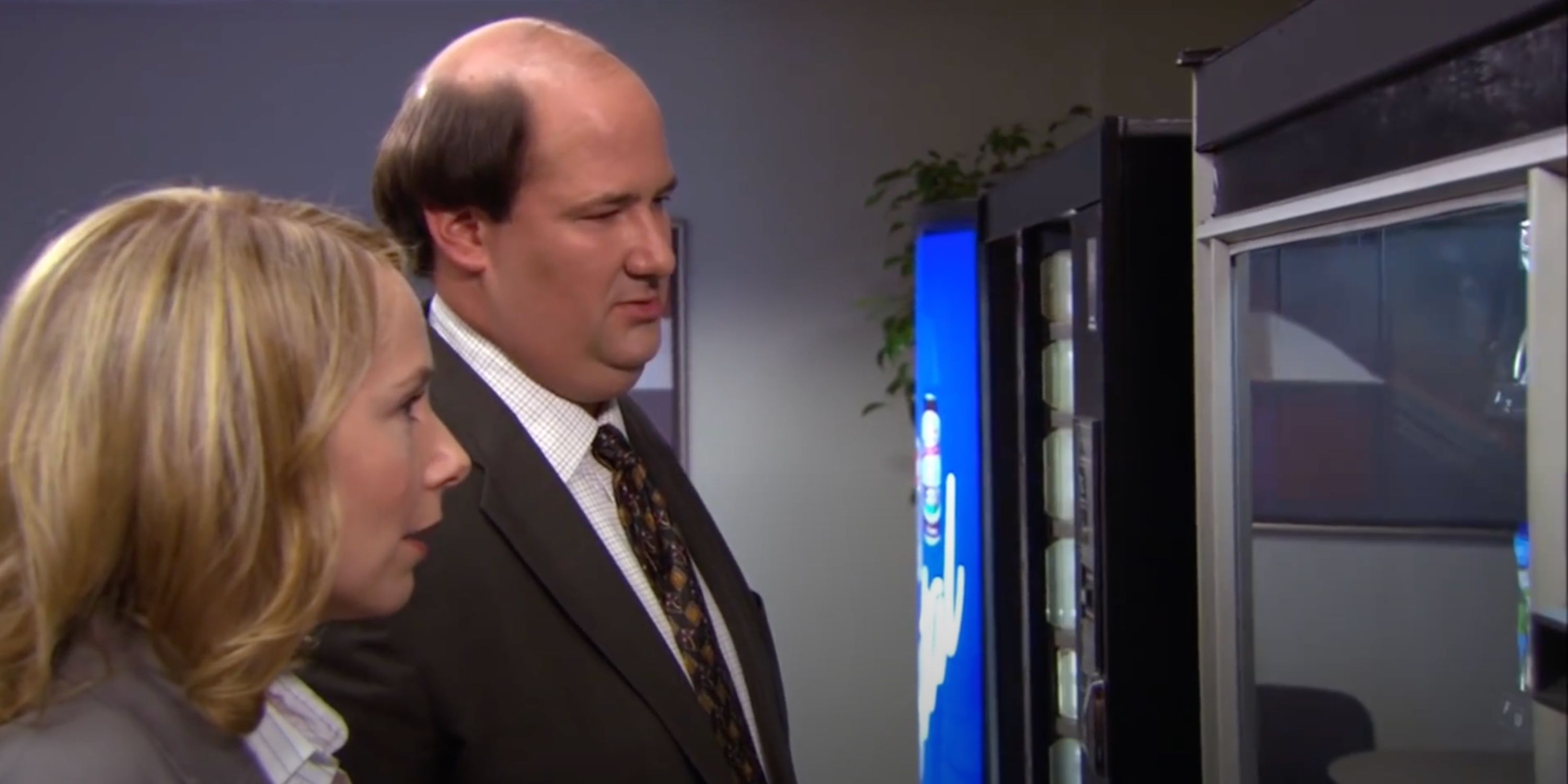 Amy Ryan and Brian Baumgartner in The Office Season 4