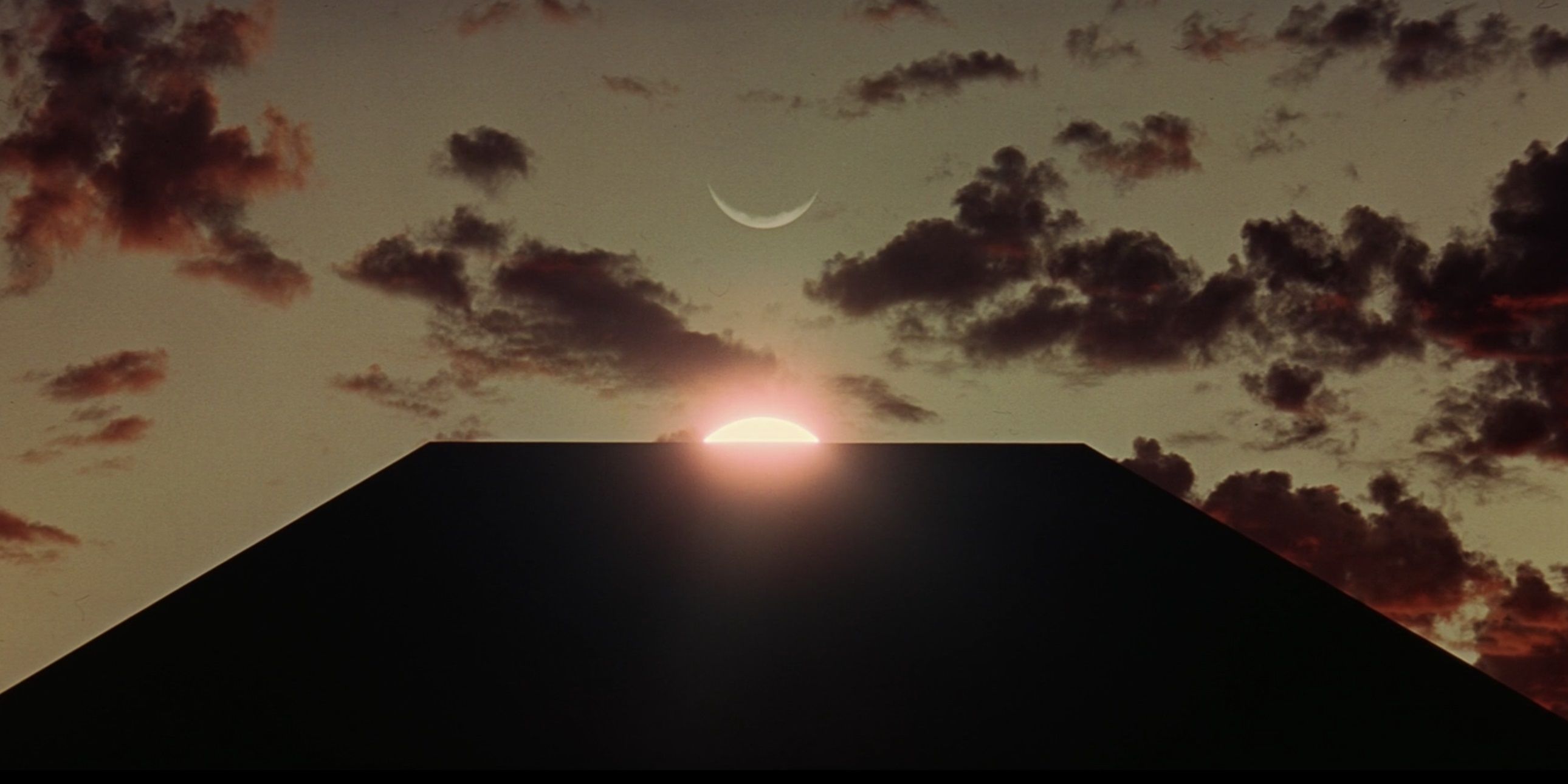 2001: A Space Odyssey – 5 Ways The Opening Scene Is Perfect (& 5