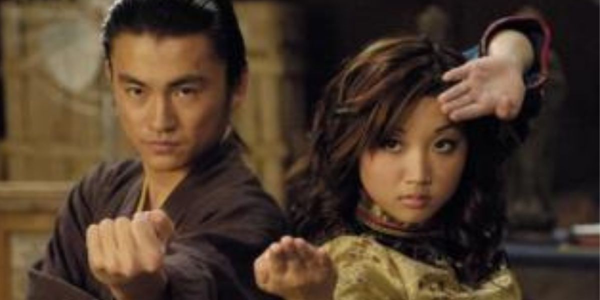 Image of two characters assuming a martial arts stance in Wendy Wu: Homecoming Warrior.