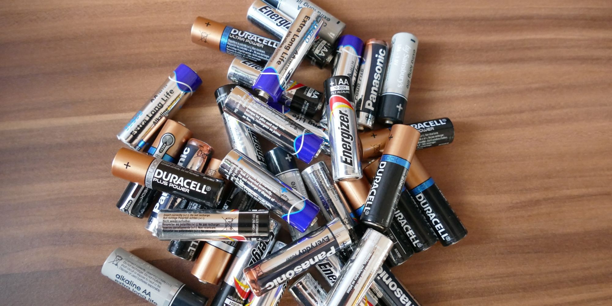   Basics 12-Pack AA Alkaline Batteries, 1.5 Volt, Long  Lasting Power : Health & Household