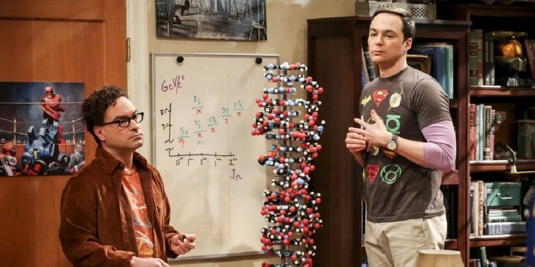 Sheldon and Leonard at home by a DNA model on TBBT