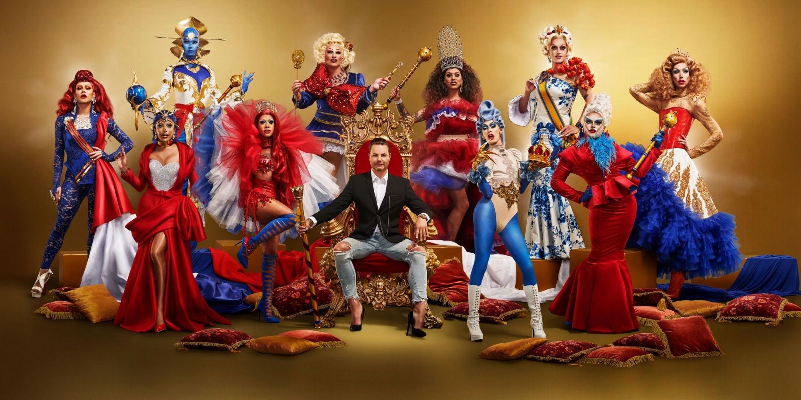 A group photo of the season 1 cast of RuPaul's Drag Race Holland.