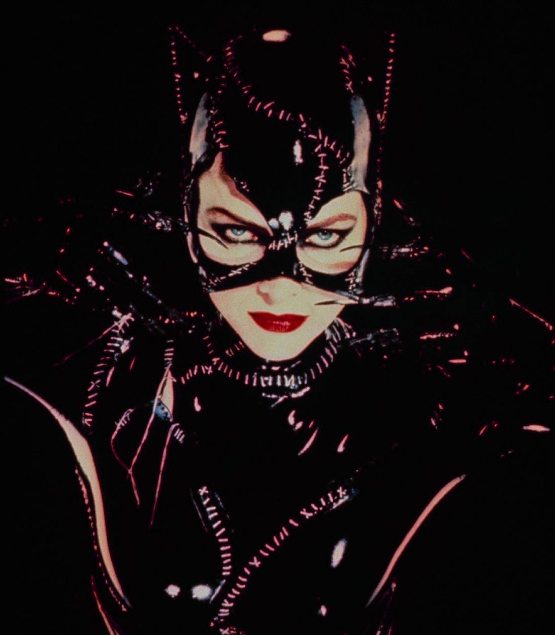 Batman Returns: Why Vicki Vale Wasn't In Tim Burton's Sequel Catwoman vertical