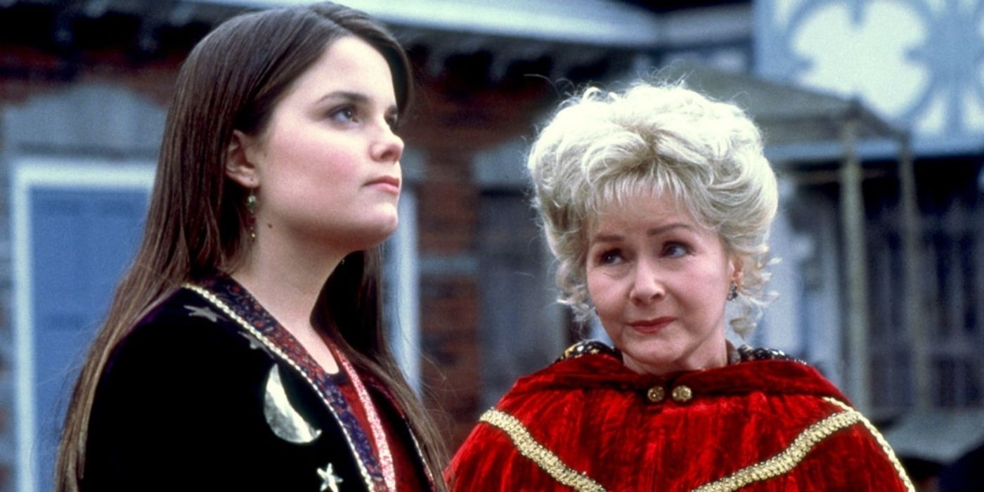 Aggie teaches Marnie how to use her abilities in Halloweentown 2