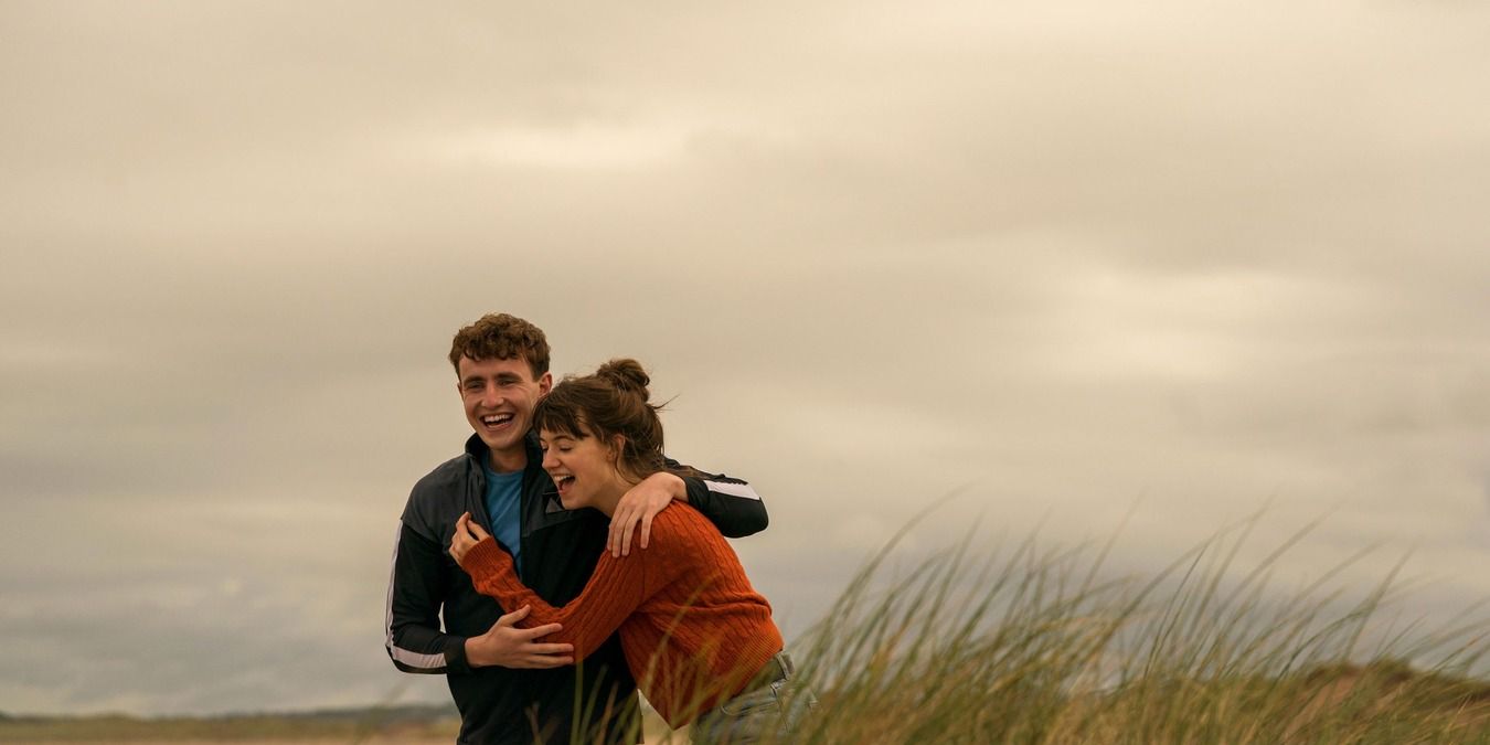 Couple hugging outside in Normal People