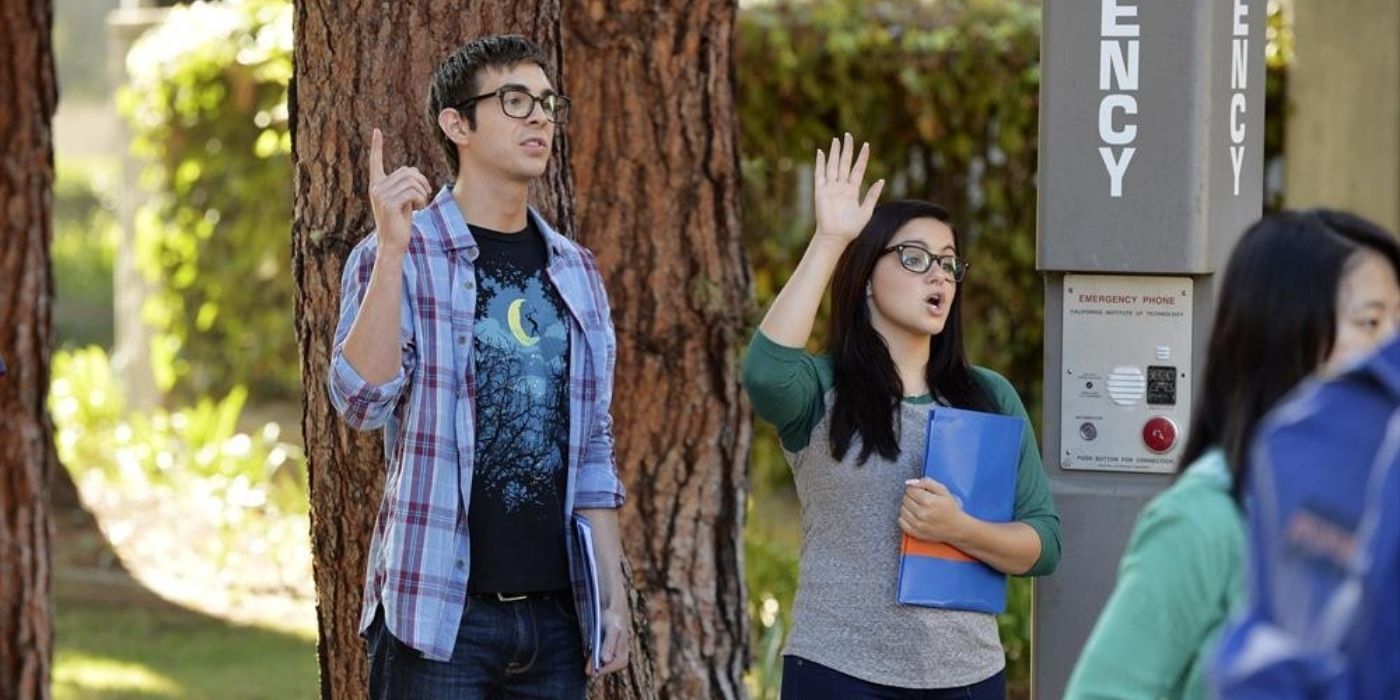 season six of modern family - alexs college tour