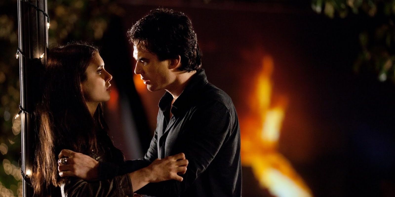 Damon e Elena em The Vampire Diaries